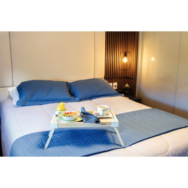 Bandeja Tramontina Happy Day em Madeira Maciça Branca Bandeja Tramontina Happy Day em Madeira Maciça Branca