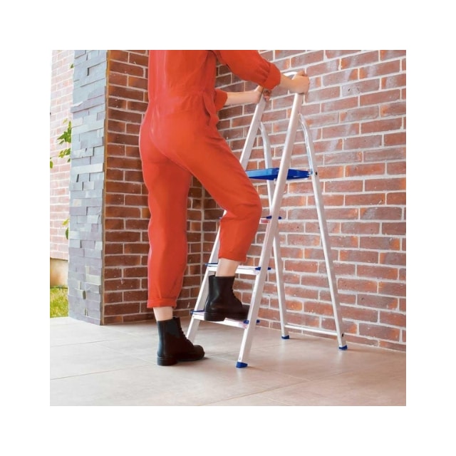 Escada de Alumínio com 4 Degraus - ALUMASA Escada de Alumínio com 4 Degraus - ALUMASA