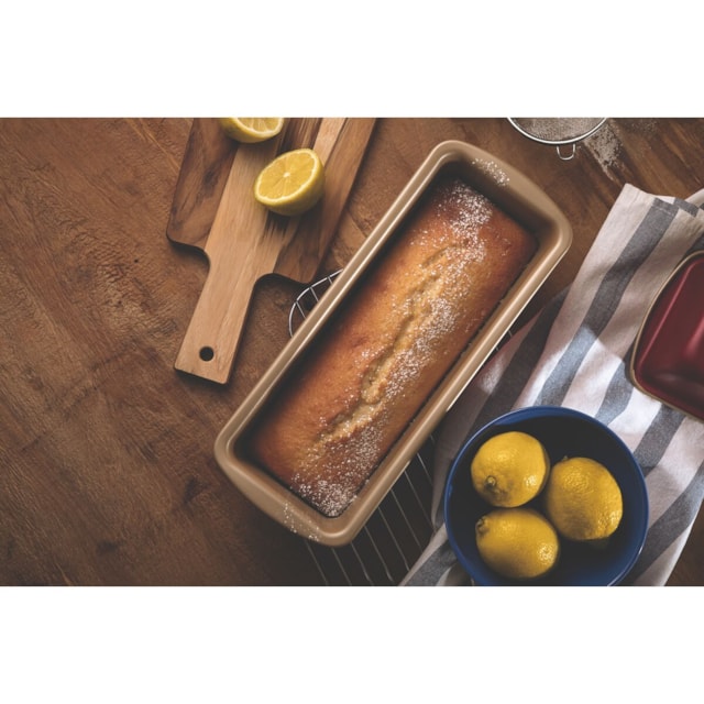 Forma para Pão e Bolo Tramontina Brasil em Alumínio Antiaderente Starflon Max Vermelha 22 cm 1,2 L Forma para Pão e Bolo Tramontina Brasil em Alumínio Antiaderente Starflon Max Vermelha 22 cm 1,2 L