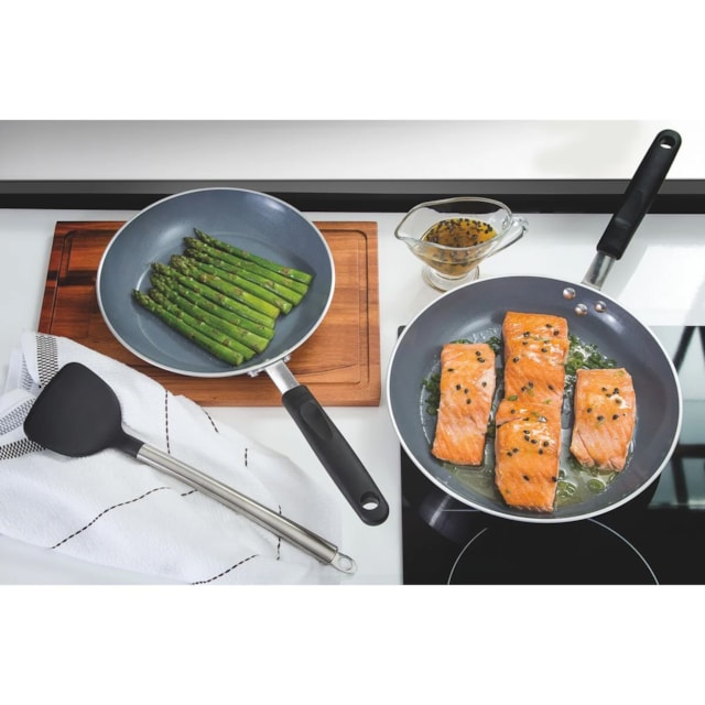 Frigideira Tramontina Profissional em Alumínio  24 cm 1,3L Frigideira Tramontina Profissional em Alumínio  24 cm 1,3L