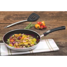 Frigideira Tramontina Profissional em Alumínio Antiaderente Starflon Premium e Acabamento Externo Lixado 24 cm 1,3 L Frigideira Tramontina Profissional em Alumínio Antiaderente Starflon Premium e Acabamento Externo Lixado 24 cm 1,3 L