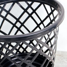 Lixeira Plástica Telada sem Tampa 10 Litros Preta - JAGUAR Lixeira Plástica Telada sem Tampa 10 Litros Preta - JAGUAR