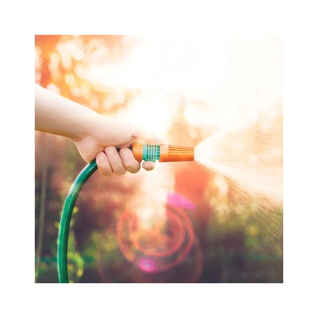 Mangueira Flex com Engates Rosqueados e Esguicho em Pvc Verde 10M - TRAMONTINA Mangueira Flex com Engates Rosqueados e Esguicho em Pvc Verde 10M - TRAMONTINA