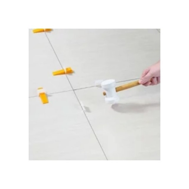 Martelo de Borracha Branco 60mm com Cabo de Madeira - Thompson  Martelo de Borracha Branco 60mm com Cabo de Madeira - Thompson