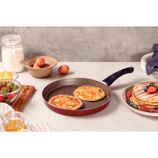 Panquequeira Tramontina Paris em Alumínio Antiaderente Vermelho 28 cm Panquequeira Tramontina Paris em Alumínio Antiaderente Vermelho 28 cm