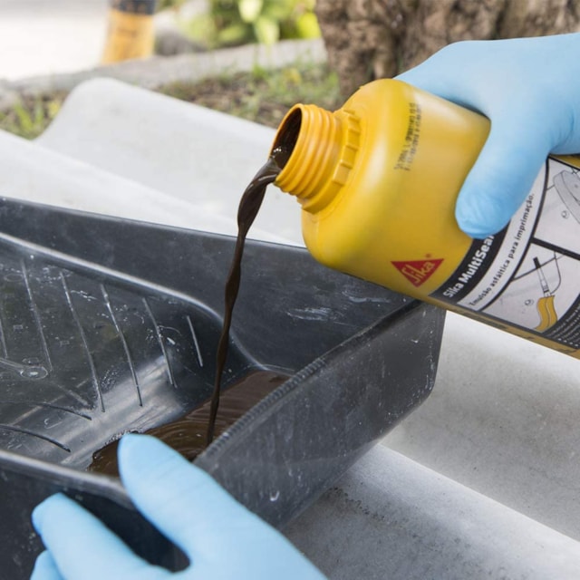 Sika Emulsão Asfáltica Prime 1 Litro - SIKA Sika Emulsão Asfáltica Prime 1 Litro - SIKA